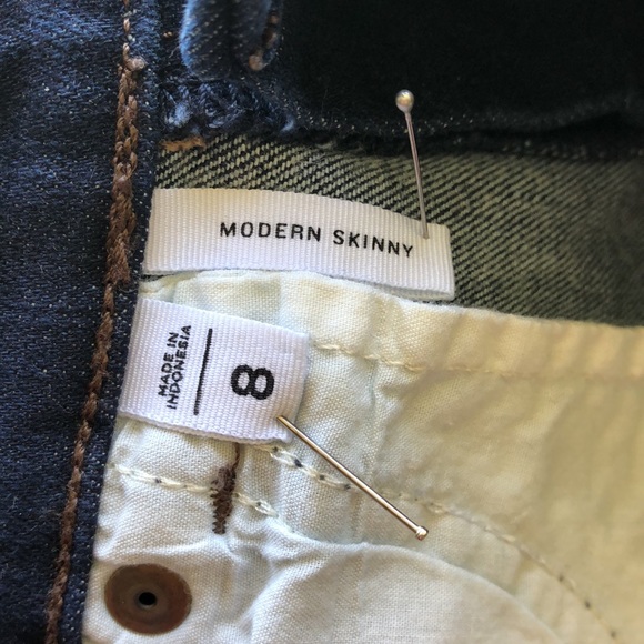 LOFT Outlet Women’s Dark Wash Modern Skinny Jean - Picture 5 of 7